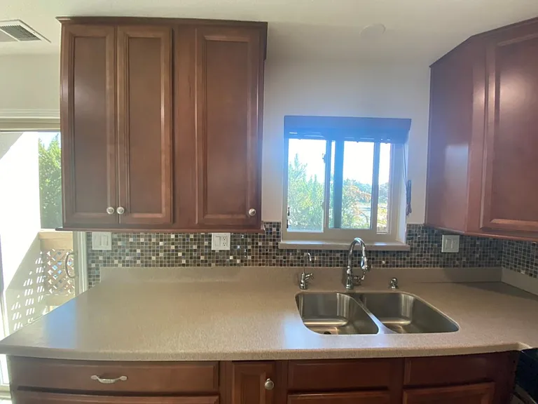 2212 Pine St — Photo 35