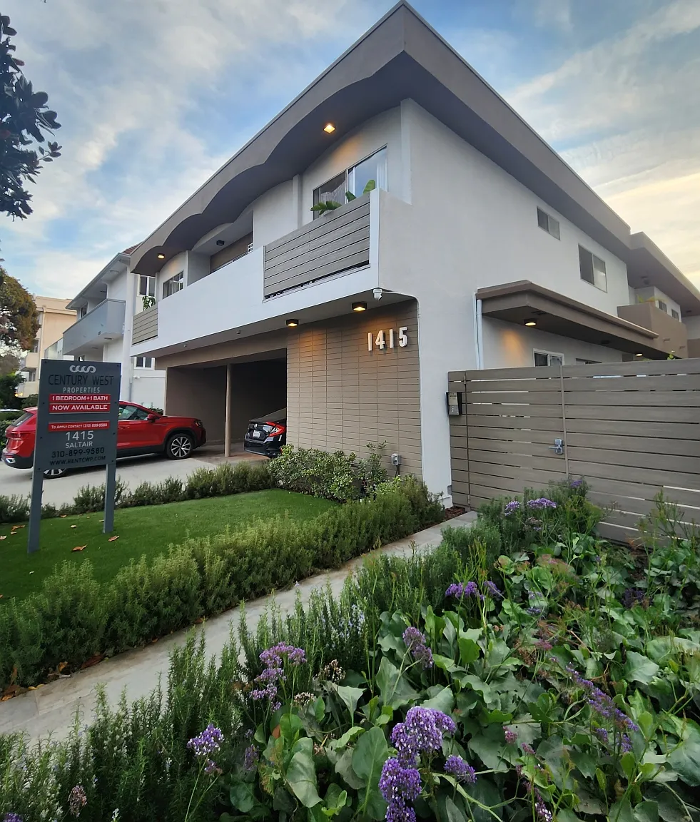 2 bed, 2.0 bath, $3,250 — Photo 1
