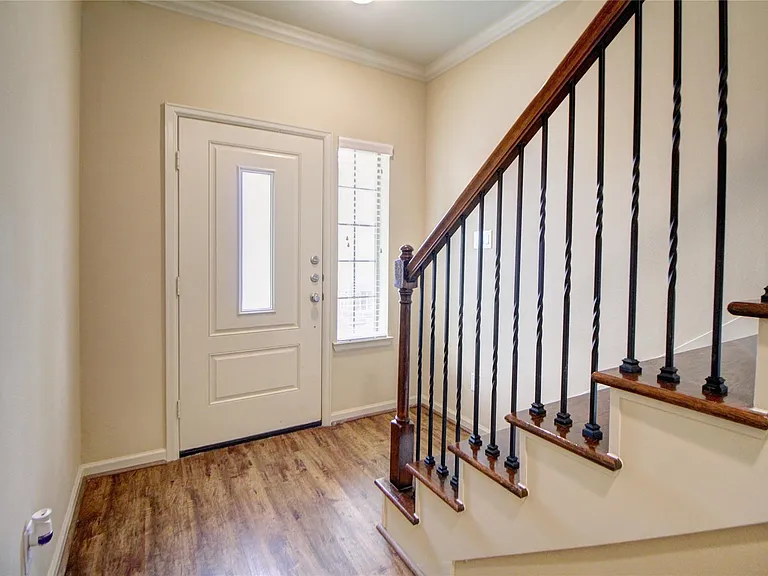26148 Avenue E E #B — Photo 2