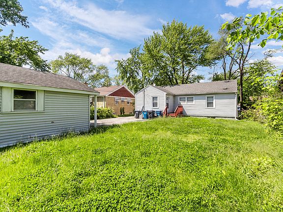 2nd image of 745 E 156th Pl