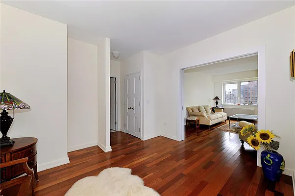 Rented by Space Marketing Shop | media 29