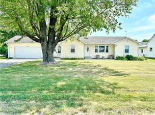 15404 N State Highway 1, Marshall, IL 62441