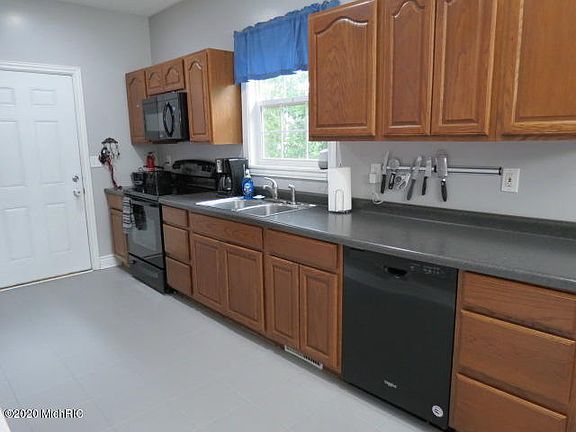 3rd image of 1750 N 10th St