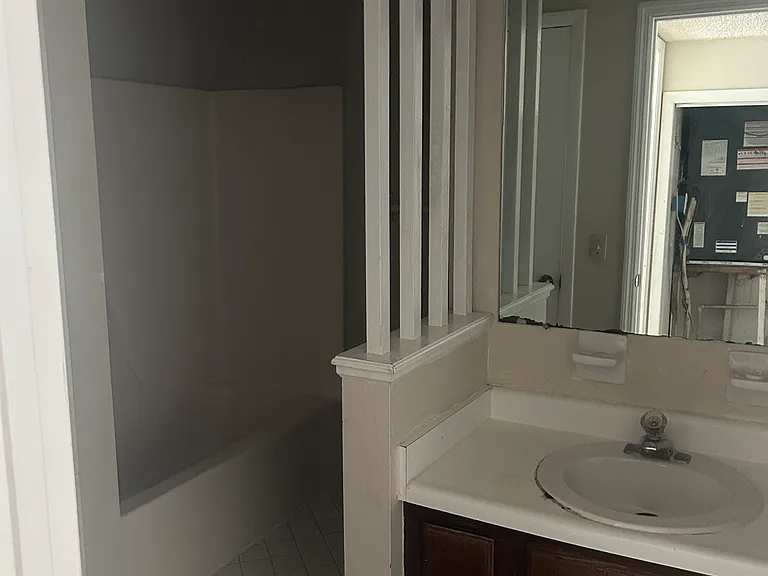407 Glade Ct — Photo 6