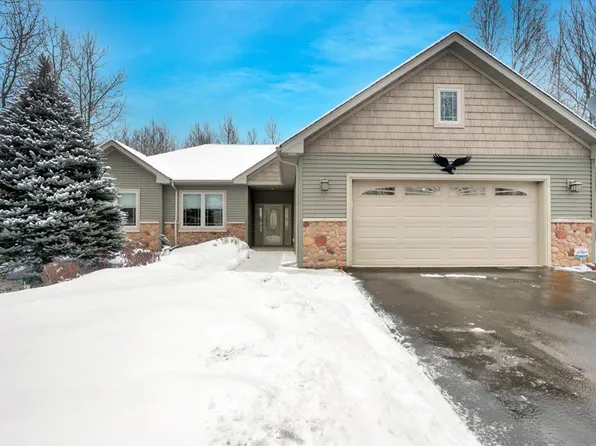 4977 Trails End Dr, Hermantown, MN 55811