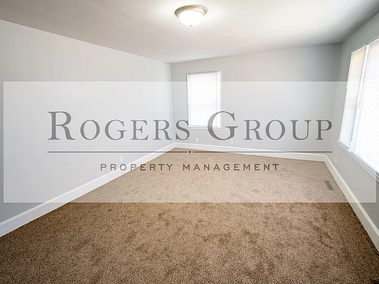 815 Eastway Dr — Photo 7