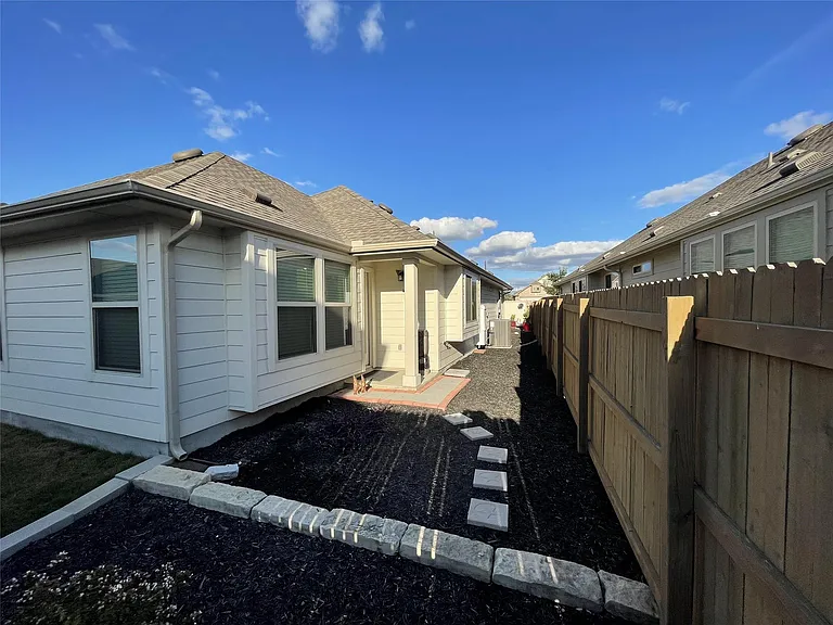 108 Lasino Dr — Photo 38