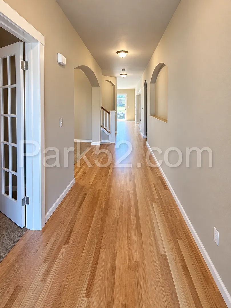 Spacious 4 Bedroom 2.5 Bath Puyallup Home with Office and Additional Bonus Room! — Photo 3