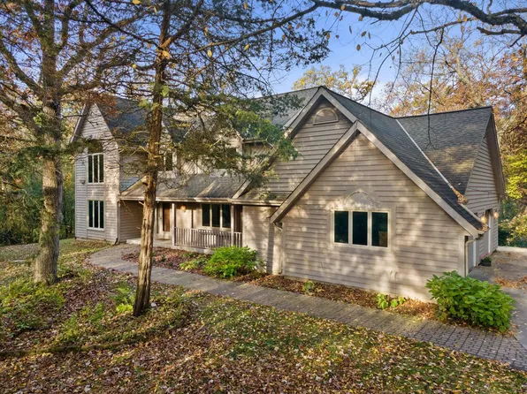 35060 Old Woods ROAD, Summit, WI 53066