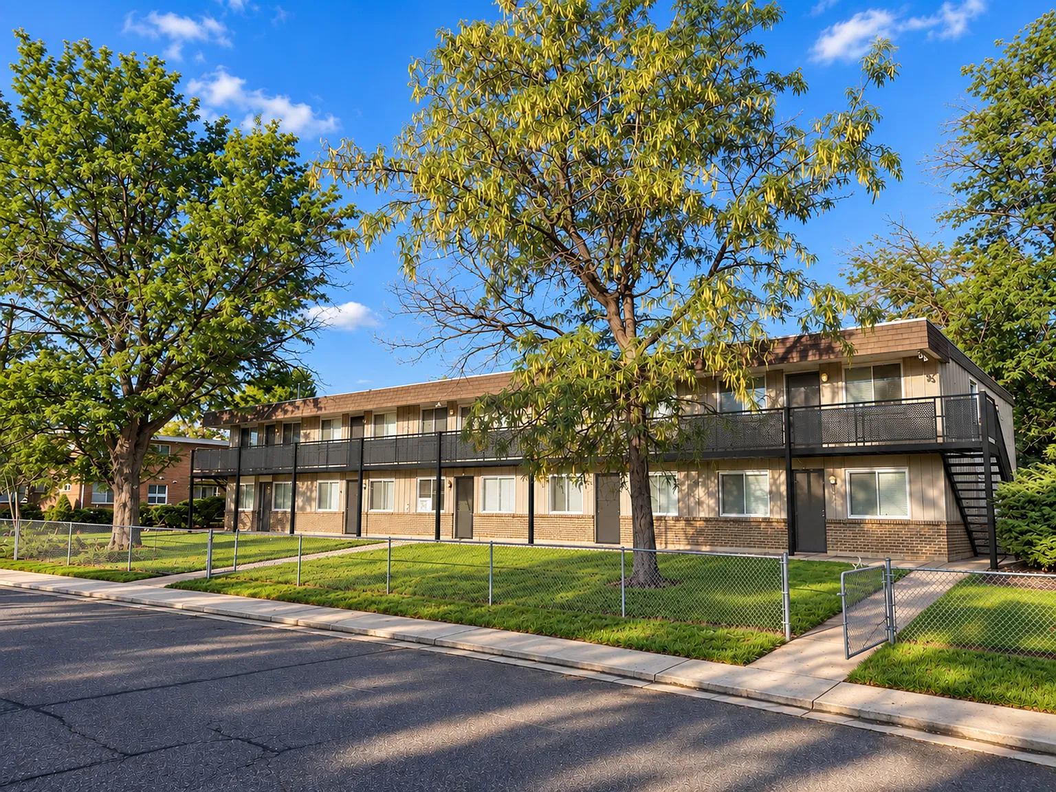 Charming, Small Lakewood Community - updated units, on site laundry, free parking! — Photo 3