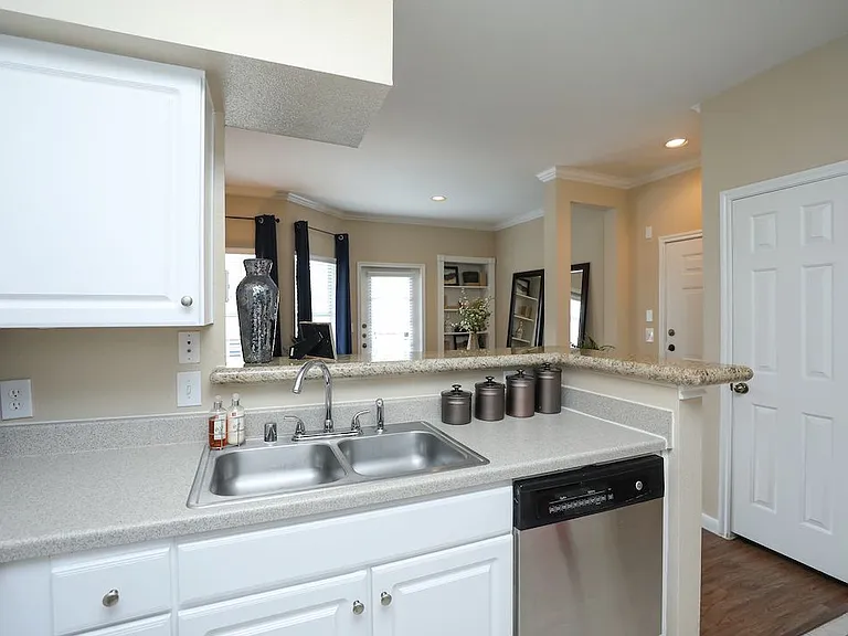 Enclave At Woodbridge — Photo 39