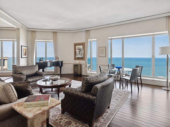 4th image of 950 N Michigan Ave APT 4802