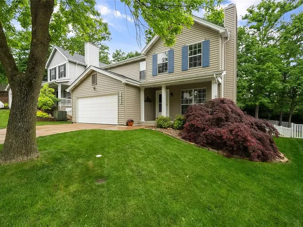 1865 Strawberry Ridge Dr, Ballwin, MO 63021