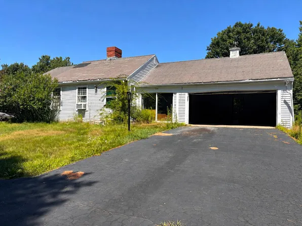 199 Falmouth Road, Falmouth, ME 04105