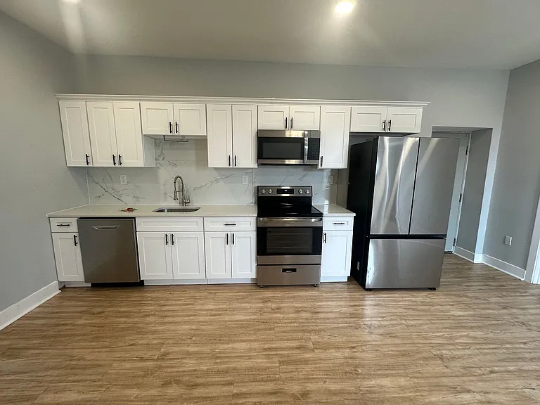 1713 S 22nd st — Photo 13