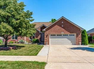 21341 Rome Dr, Macomb, MI 48044