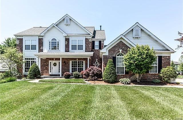 Great place to call home. Immaculate 2-story home on quiet cul-de-sac. Walking distance to elementary school.