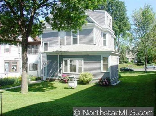 8 bed, 4000 sqft, $5,750 — Photo 1