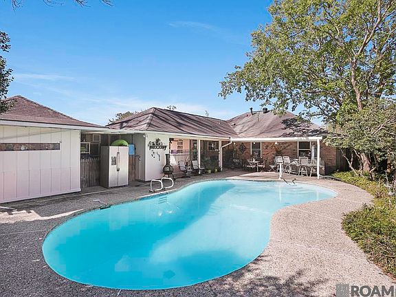 2nd image of 1925 W Marsden Pl