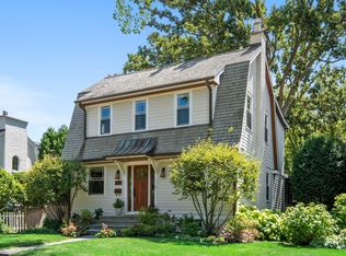 2107 Thornwood Ave, Wilmette, IL 60091