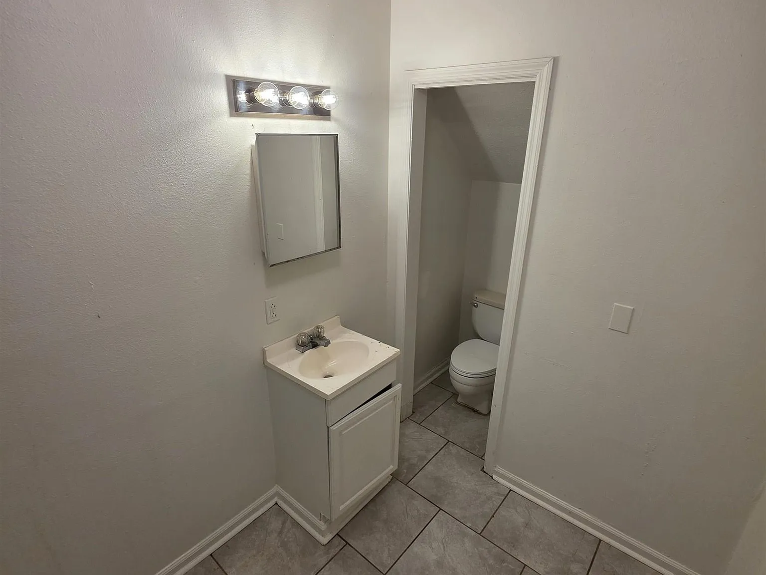 3 bed, 1.5 bath, 1000 sqft, $825 — Photo 4