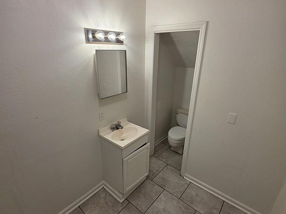 4th image of 9408 Lew Cir #A