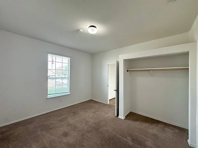 5304 Capricorn Loop — Photo 5