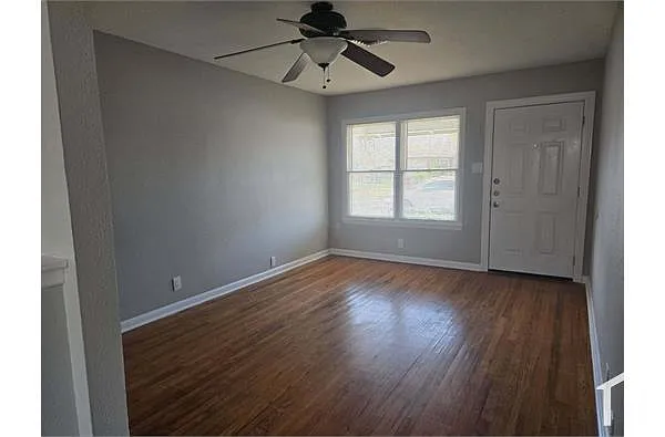 Building Photo - 5006 Bevly Dr