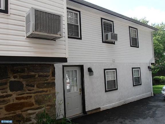 4th image of 608 Woodland Dr