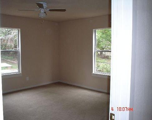 4th image of 1815 N CENTER