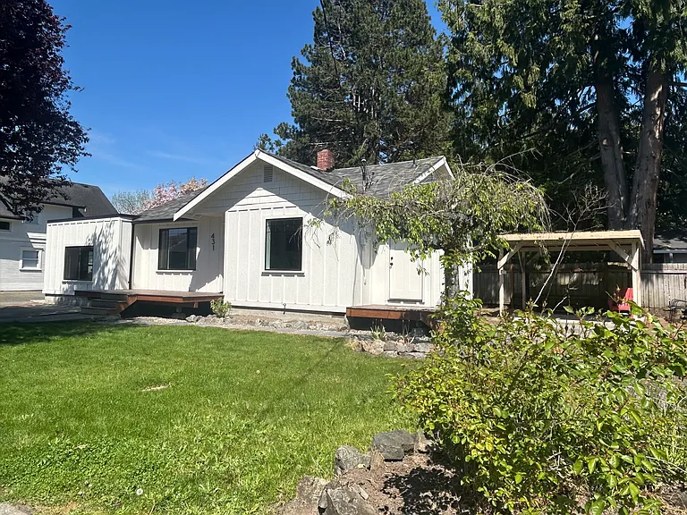 431 4th Ave NE — Photo 24