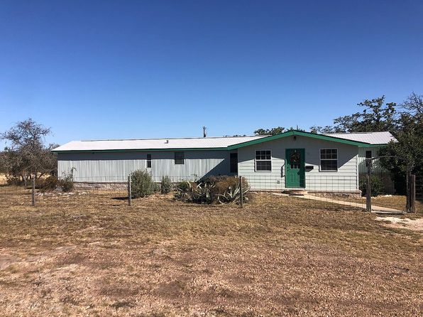 78 Saddle Brook Dr, Harper, TX 78631