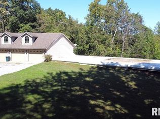 1907 Hoffman Rd, Murphysboro, IL 62966