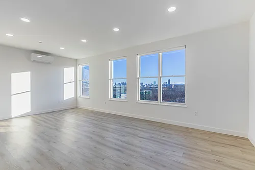 319 Broadway #502 Photo 1