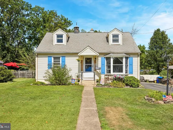 40 W Lehman Ave, Hatboro, PA 19040