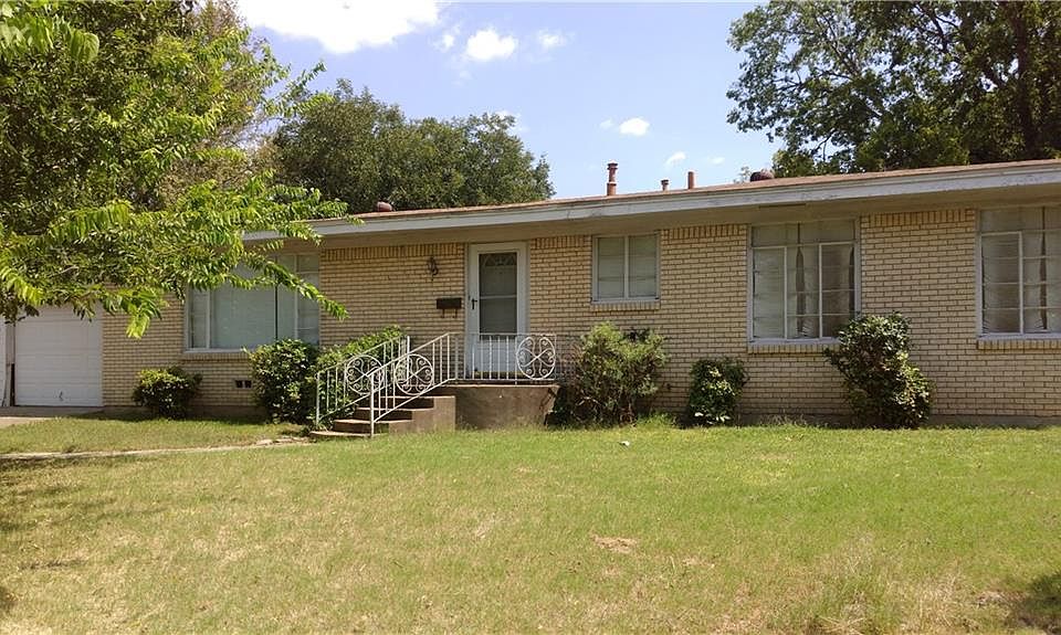 1st image of 2732 Spruce Park Dr
