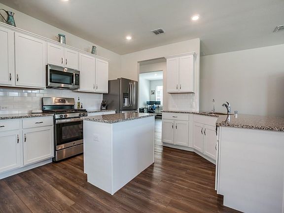 4th image of 611 Beltrand Ln