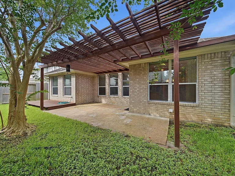 1631 Crescent Shores Ln — Photo 11