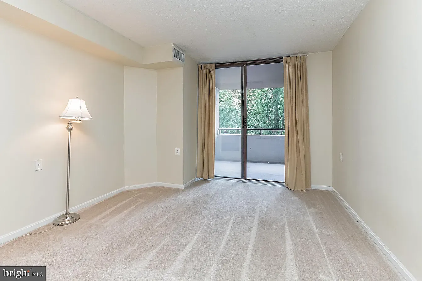 1 bed, 807 sqft, $1,950 — Photo 4