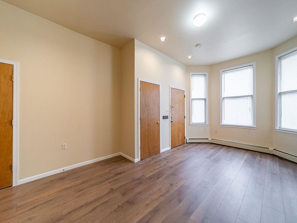 1st image of 113 Atlantic St #1