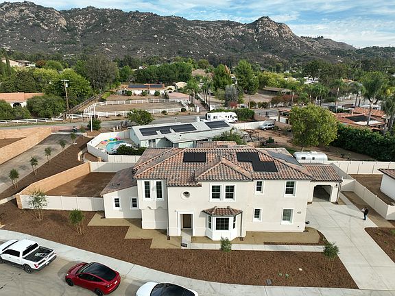 3rd image of 3022 Mesa Gln