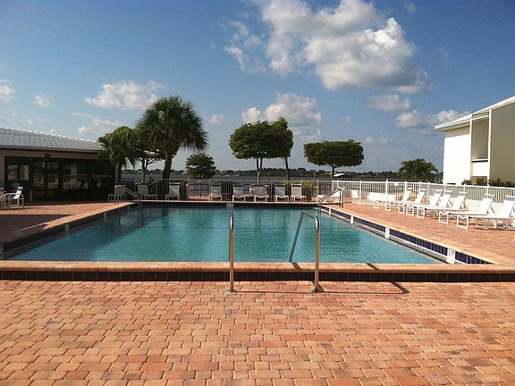 5th image of 175 SE Saint Lucie Blvd Unit Un E 148