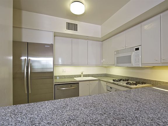 5th image of 500 W Harbor Dr Unit 904