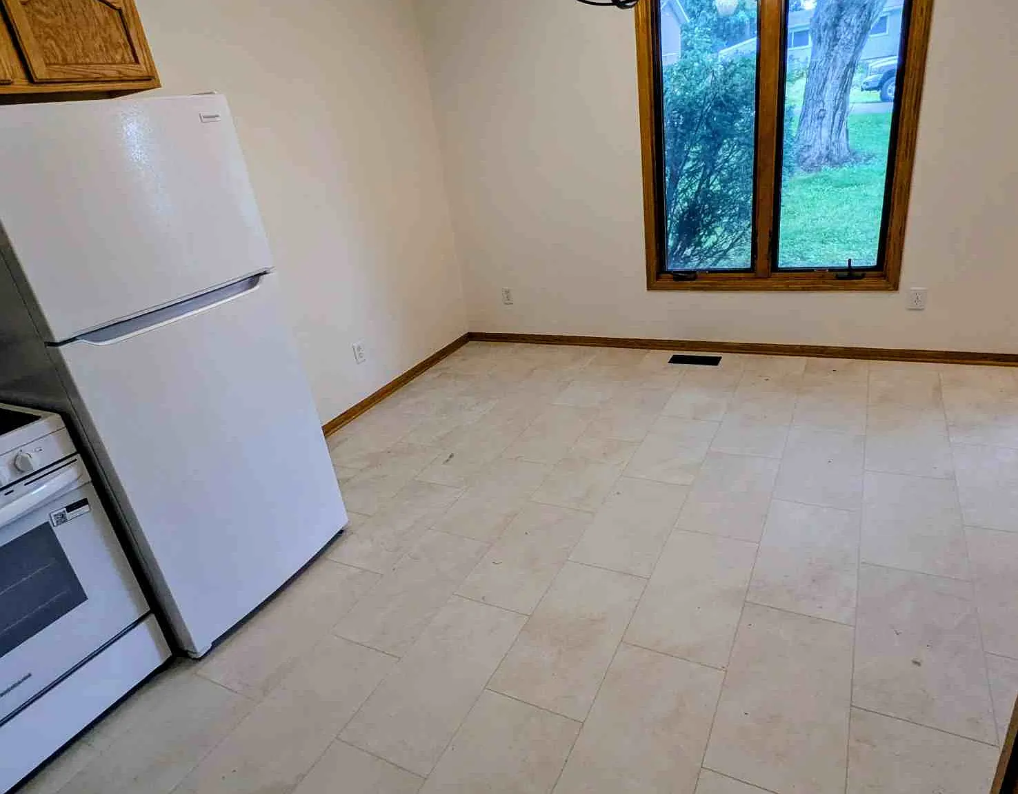 3 bed, 1049 sqft, $1,475 — Photo 3