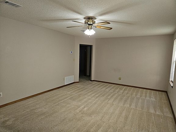 5th image of 7854 Pleasant Oaks Ave