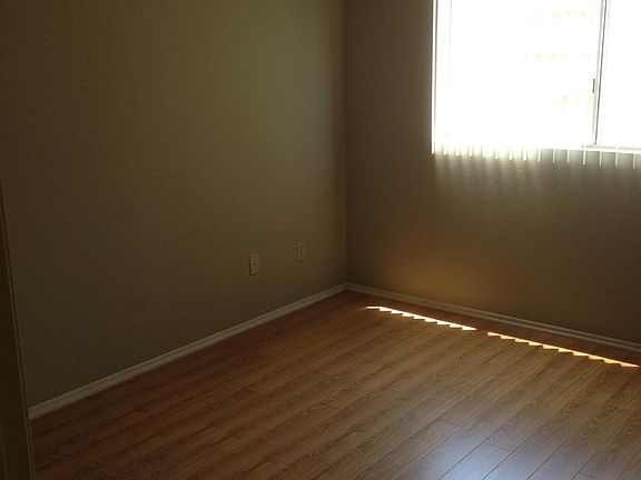 3rd image of 10919 Peach Grove St #2