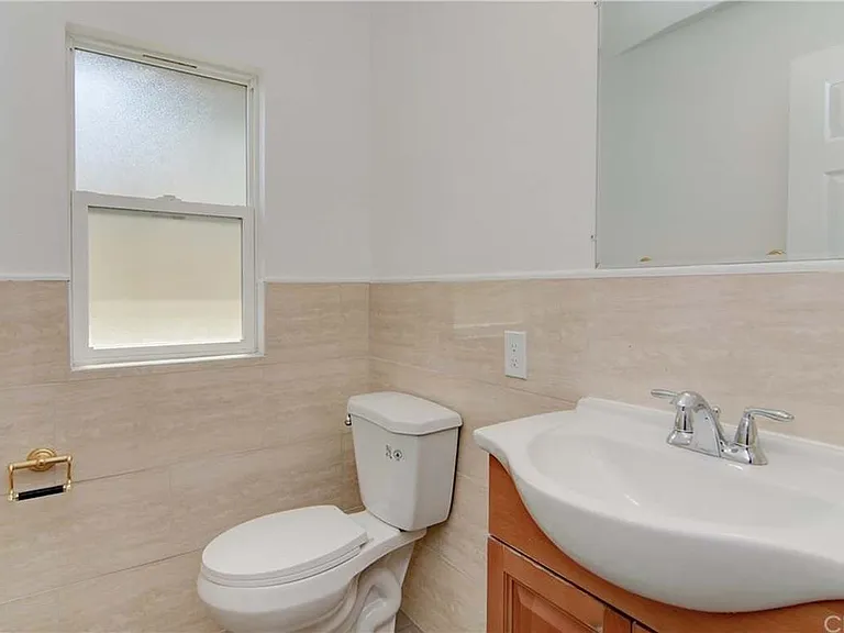 511 E 15th St #511 — Photo 7