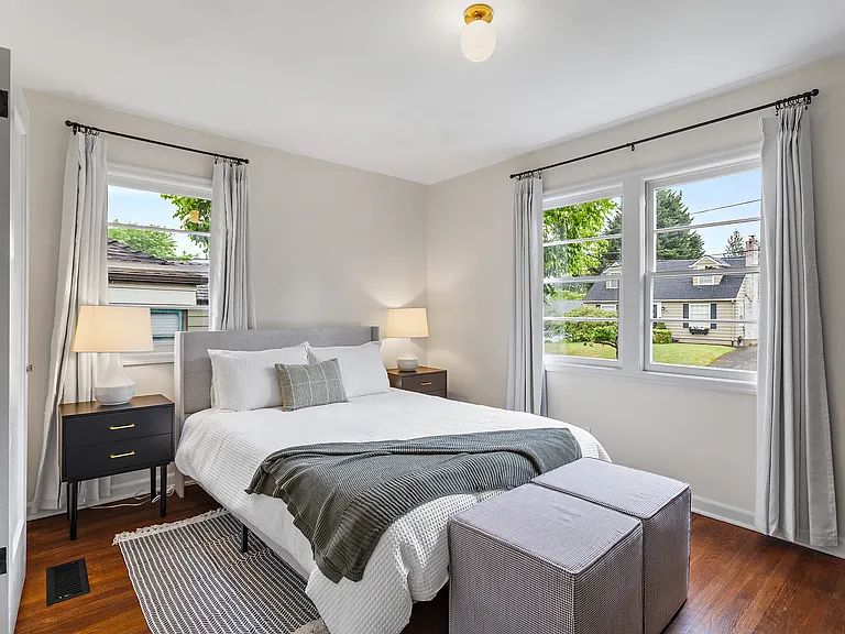 4305 NE 77th Ave — Photo 9