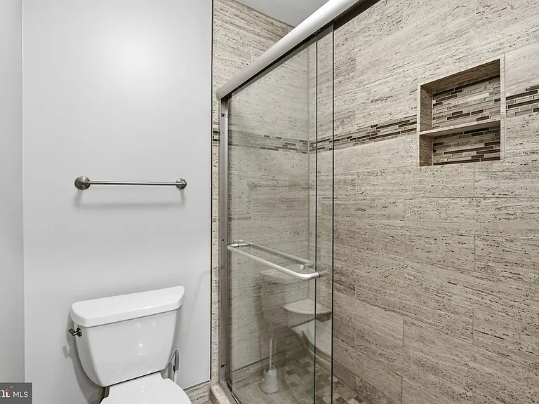 2510C S Walter Reed Dr — Photo 11