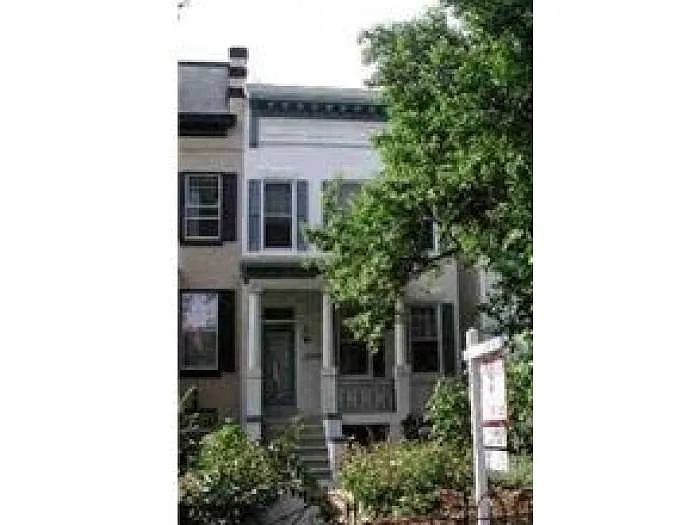 608 N Carolina Ave SE photo 1